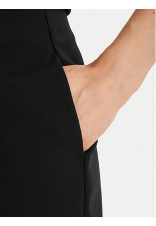 Calvin Klein Jeans Spódnica mini LV047F251G Czarny Slim Fit. Kolor: czarny. Materiał: syntetyk