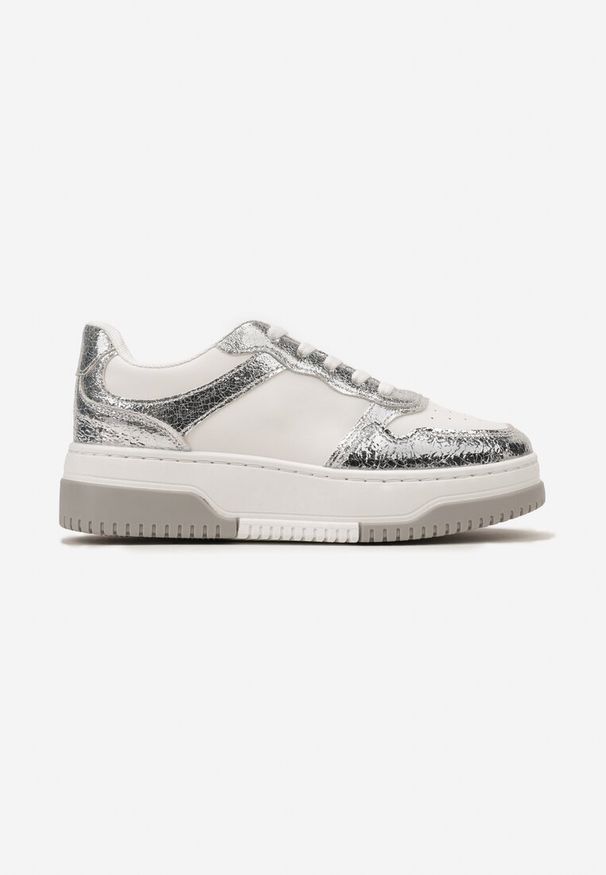 Renee - Srebrno-Białe Sneakersy na Niskiej Platformie z Ozdobnymi Przeszyciami Huviena. Okazja: na co dzień. Nosek buta: okrągły. Kolor: biały. Materiał: jeans. Obcas: na platformie