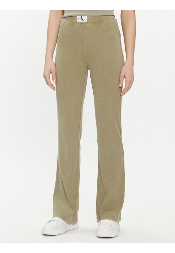 Calvin Klein Jeans Spodnie dresowe J20J223126 Zielony Regular Fit. Kolor: zielony. Materiał: bawełna