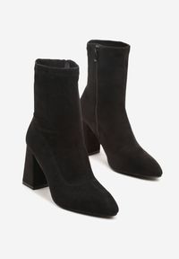Born2be - Czarne Botki Vices na Słupku z Dopasowaną Cholewką Verille. Okazja: na spotkanie biznesowe, na co dzień. Kolor: czarny. Materiał: jeans. Szerokość cholewki: normalna. Obcas: na słupku. Styl: biznesowy, casual. Wysokość obcasa: średni #5