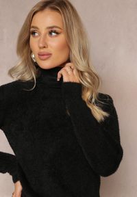 Renee - Czarny Golf Wełniany Długi Lezura. Typ kołnierza: golf. Kolor: czarny. Materiał: wełna. Długość rękawa: długi rękaw. Długość: długie. Sezon: zima, jesień #5