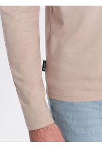 Ombre Clothing - Męski longsleeve BASIC z okrągłym dekoltem - beżowy V8. Kolor: beżowy. Materiał: materiał, bawełna. Długość rękawa: długi rękaw. Wzór: gładki, jednolity. Styl: klasyczny #2