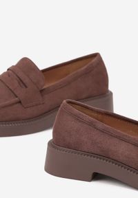 Renee - Brązowe Mokasyny Vices Ozdobione Przeszyciami Racce. Okazja: na co dzień. Kolor: brązowy. Materiał: jeans. Wzór: aplikacja. Styl: klasyczny, wizytowy, casual, elegancki #3