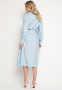 Born2be - Niebieska Wiskozowa Sukienka o Koszulowym Kroju z Paskiem z Klamrą i Kieszeniami Lisavianna. Okazja: do pracy, na co dzień, na spotkanie biznesowe. Kolor: niebieski. Materiał: wiskoza. Długość rękawa: długi rękaw. Typ sukienki: koszulowe. Styl: klasyczny, casual, elegancki, biznesowy #2