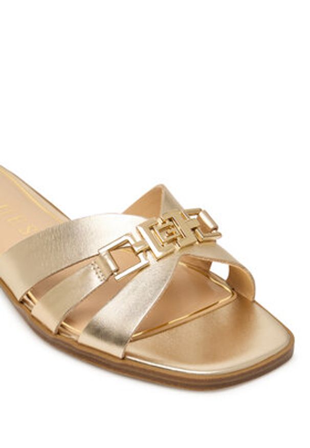 Guess Klapki FLJREA LEM19 Złoty. Kolor: złoty. Materiał: skóra