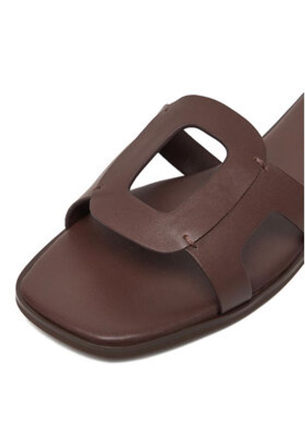 Gino Rossi - GINO ROSSI Klapki C-V2320-15-1 Brązowy. Kolor: brązowy. Materiał: skóra