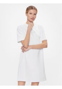 Armani Exchange Sukienka codzienna 3DYA89 YJFHZ 1000 Biały Regular Fit. Okazja: na co dzień. Kolor: biały. Materiał: bawełna. Typ sukienki: proste. Styl: casual #1
