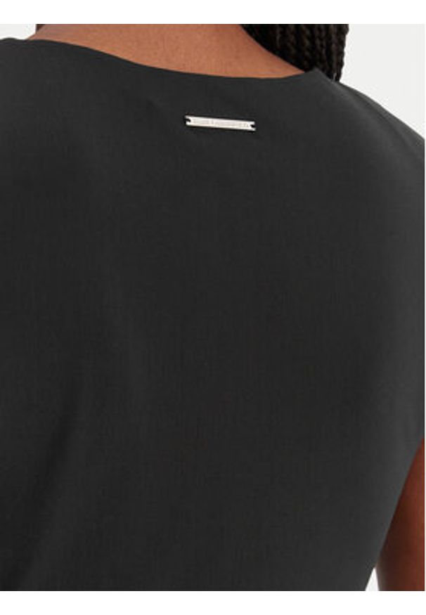 Karl Lagerfeld - KARL LAGERFELD Sukienka koktajlowa B1W13030 Czarny Slim Fit. Typ kołnierza: dekolt w karo. Kolor: czarny. Materiał: syntetyk. Styl: wizytowy