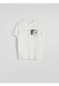 Reserved - T-shirt comfort z nadrukiem - złamana biel. Materiał: dzianina, bawełna. Wzór: nadruk