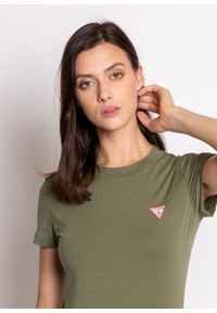 Koszulka damska Guess Ss Cn Mini Triangle Tee (W1YI0ZJ1311-G8DO). Kolor: zielony. Sezon: lato #1