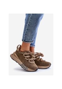 Zamszowe Sneakersy Damskie Na Platformie Z Grubym Sznurowaniem Artiker 54C1466 Jasnobrązowe. Okazja: na co dzień. Kolor: brązowy. Materiał: zamsz. Obcas: na platformie. Sport: turystyka piesza #3