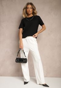 Renee - Czarny T-shirt z Bawełny z Ozdobnym Łańcuszkiem Imitującym Naszyjnik Sohna. Okazja: na co dzień. Kolor: czarny. Materiał: bawełna. Styl: klasyczny, casual #5