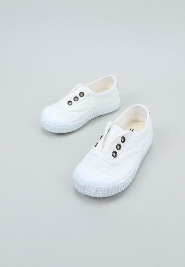 Buty VICTORIA 06627 Biały. Kolor: biały. Materiał: tkanina. Sport: turystyka piesza