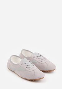 Born2be - Szare Sneakersy z Imitacji Zamszu w Stylu Kultowych Tenisówek Aelliana. Okazja: na co dzień. Kolor: szary. Materiał: zamsz. Szerokość cholewki: normalna #5