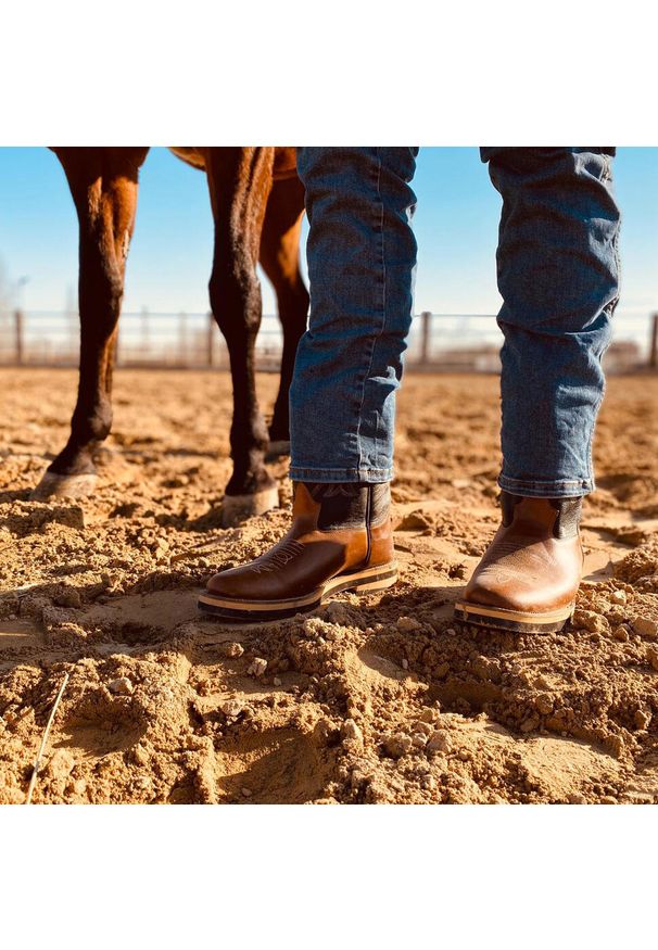 PRO-TECH - Buty western model west. Kolor: brązowy. Materiał: guma, skóra
