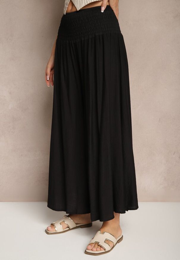 Renee - Czarne Spodnie o Szerokim Kroju Kuloty High Waist o Długości 7/8 Ulanova. Okazja: na co dzień. Stan: podwyższony. Kolor: czarny. Długość: długie. Styl: casual, elegancki