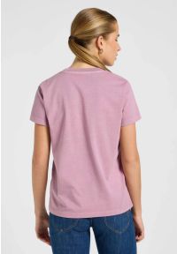Lee - DAMSKA KOSZULKA LEE SMALL GRAPHIC TEE 1 PLUMBERRY 112371876 #5