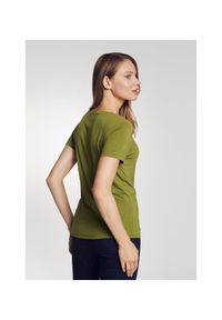 Ochnik - T-shirt damski khaki z aplikacją. Kolor: zielony. Materiał: wiskoza. Wzór: aplikacja. Styl: elegancki #4