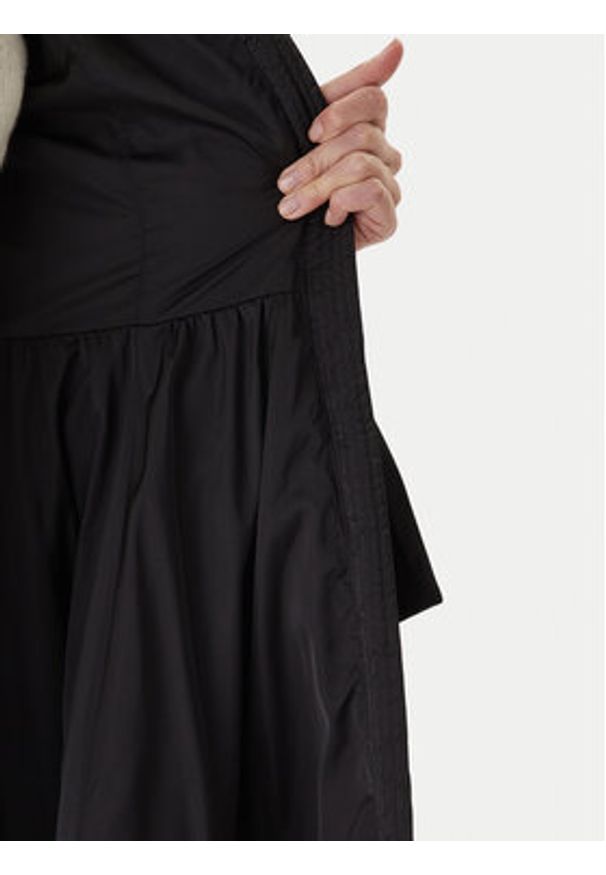 Elisabetta Franchi Płaszcz zimowy PI-86Z-56E2-V790 Czarny Regular Fit. Kolor: czarny. Materiał: syntetyk. Sezon: zima