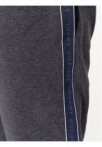 TOMMY HILFIGER - Tommy Hilfiger Spodnie dresowe UM0UM03013 Szary Regular Fit. Kolor: szary. Materiał: bawełna #5