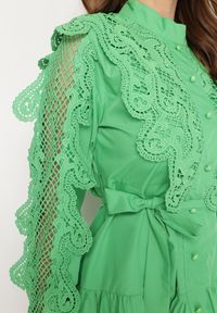Born2be - Zielona Sukienka Evenope. Kolor: zielony. Materiał: materiał, koronka. Wzór: aplikacja, koronka. Styl: klasyczny. Długość: mini #3