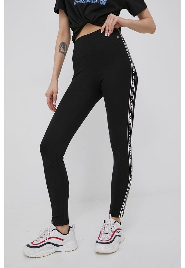 Tommy Jeans legginsy damskie kolor czarny z nadrukiem. Kolor: czarny. Wzór: nadruk