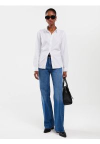 Big-Star - Koszula damska klasyczna biała Hansai 101. Okazja: do pracy, na spotkanie biznesowe. Typ kołnierza: kołnierzyk klasyczny. Kolor: biały. Materiał: bawełna. Długość rękawa: długi rękaw. Długość: długie. Sezon: lato. Styl: klasyczny #5