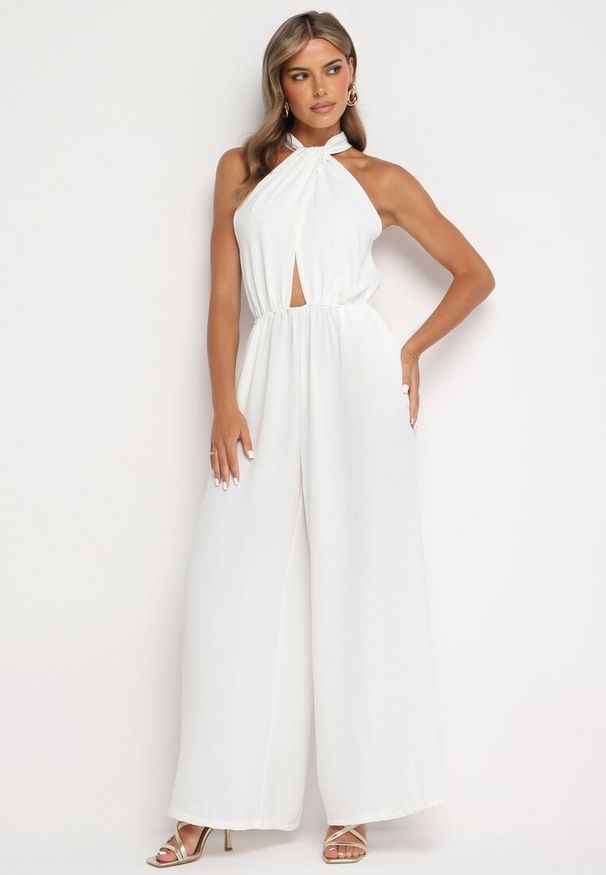 Born2be - Biały Kombinezon o Taliowanym Kroju Bez Rękawów Rivassina. Kolor: biały. Długość rękawa: bez rękawów. Długość: długie