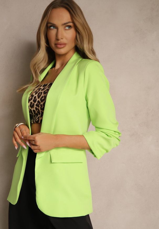 Renee - Jasnozielona Gładka Marynarka z Rękawami 7/8 i Klapami Adylia. Kolor: zielony. Wzór: gładki. Styl: elegancki