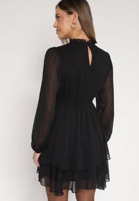 Born2be - Czarna Rozkloszowana Sukienka Siateczkowa z Bufiastymi Rękawami Isovana. Okazja: na co dzień. Kolor: czarny. Styl: casual, elegancki #6