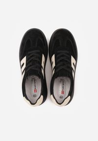 Born2be - Czarne Skórzane Sneakersy na Kauczukowej Podeszwie z Geometrycznym Motywem Shytyse. Kolor: czarny. Materiał: kauczuk, skóra. Wzór: geometria #9