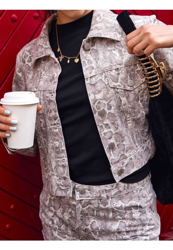 Sinsay - Bawełniana koszulka basic - czarny. Kolor: czarny. Materiał: bawełna