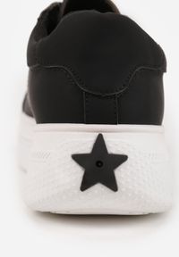 Renee - Czarne Chunky Sneakersy VICES na Platformie z Ozdobą w Kształcie Gwiazdki Anatale. Okazja: na co dzień. Kolor: czarny. Wzór: aplikacja. Obcas: na platformie #4