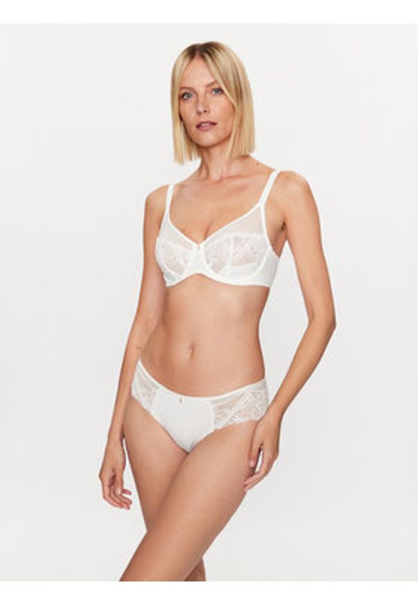 Chantelle Figi klasyczne Orangerie C17Q40 Biały. Kolor: biały. Materiał: syntetyk