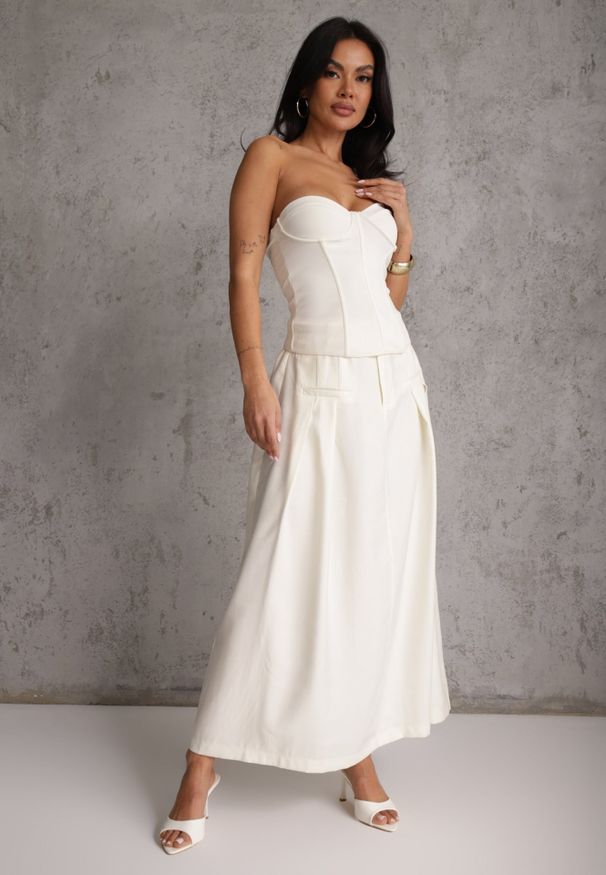 Renee - Jasnobeżowa Rozkloszowana Spódnica z Wiskozy Zdobiona Plisami i Paskiem Durklea. Okazja: na co dzień. Kolor: beżowy. Materiał: wiskoza. Długość: krótkie. Wzór: aplikacja. Styl: casual