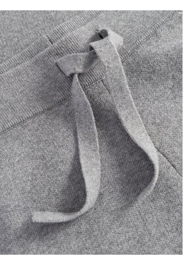 JOOP! Spodnie dzianinowe 58 254KN58Kinsi 30048478 Szary Regular Fit. Kolor: szary. Materiał: bawełna