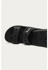 Crocs klapki Classic Crocs Sandal kolor czarny 206761. Kolor: czarny. Materiał: materiał. Wzór: gładki. Obcas: na obcasie. Wysokość obcasa: niski #3