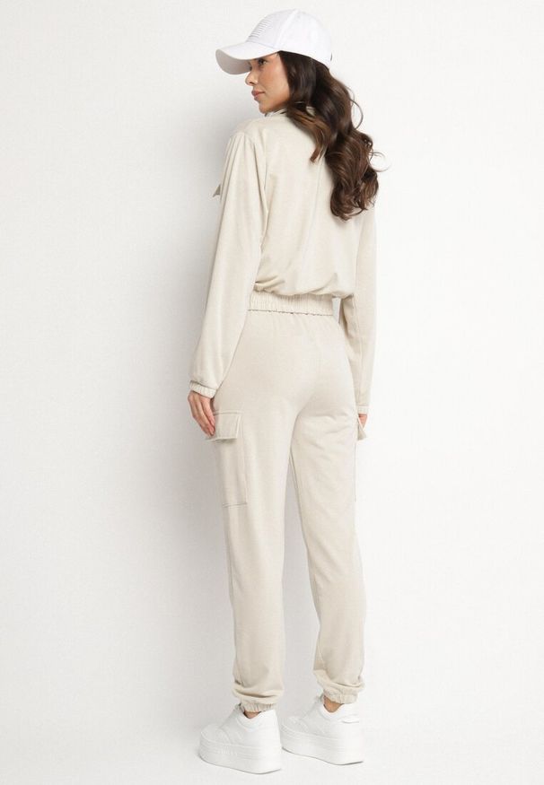Born2be - Jasnobeżowy Komplet Dresowy Cargo Bluza i Spodnie z Kieszeniami Kormilla. Kolor: beżowy. Materiał: dresówka