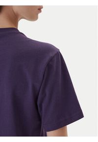 Adidas - adidas T-Shirt Holiday Metallic Graphic JV8527 Fioletowy Regular Fit. Kolor: fioletowy. Materiał: bawełna