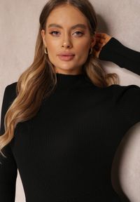 Renee - Czarna Sukienka z Wiskozy z Plisowanym Dołem Dikire. Kolor: czarny. Materiał: wiskoza #4