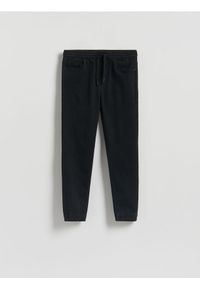 Reserved - Jeansy jogger fit - czarny. Kolor: czarny