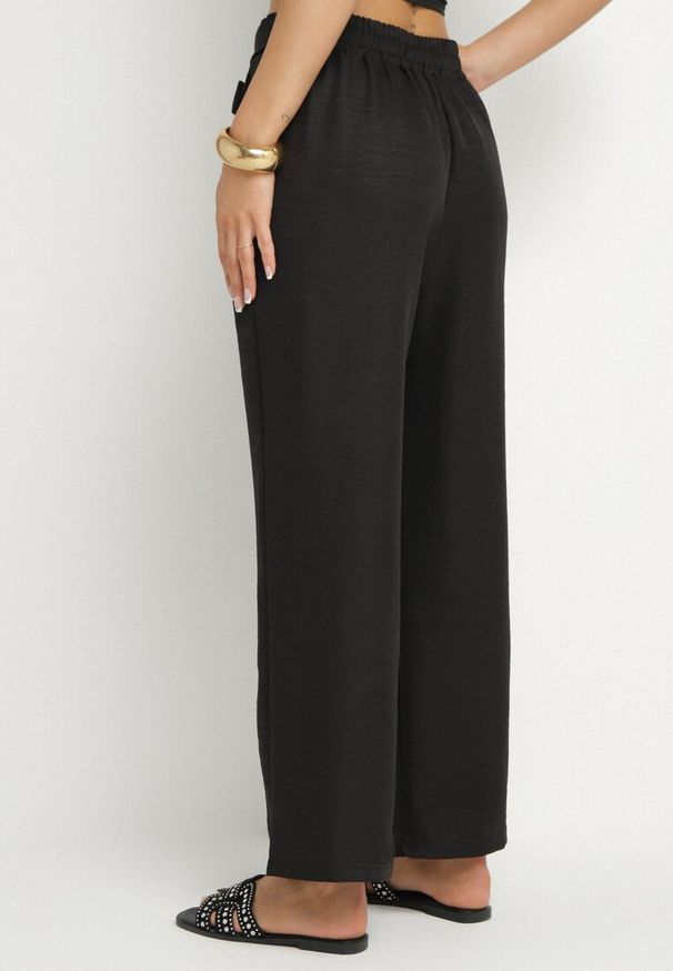 Born2be - Czarne Spodnie o Szerokim Kroju z Wiązaniem i Gumką w Pasie Miravenia. Okazja: na co dzień. Kolor: czarny. Styl: elegancki, casual