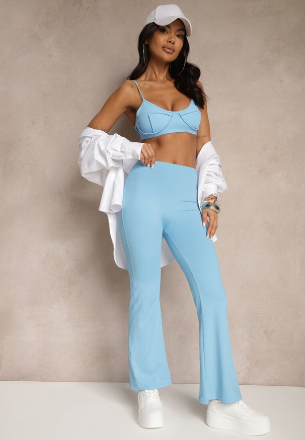 Renee - Niebieskie Spodnie Dzwony Legginsy High Waist Onellin. Okazja: na co dzień, na uczelnię. Stan: podwyższony. Kolor: niebieski. Styl: retro, elegancki, casual
