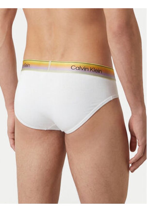 Calvin Klein Underwear Slipy LV00NB4589 Biały. Kolor: biały. Materiał: bawełna