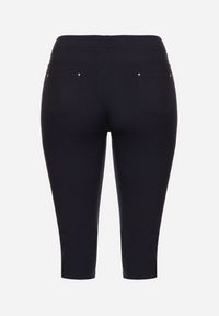 Born2be - Ciemnogranatowe Spodnie z Bawełny o Kroju Capri Dolonisa. Okazja: na co dzień. Kolor: niebieski. Materiał: bawełna. Styl: młodzieżowy, elegancki, casual #7