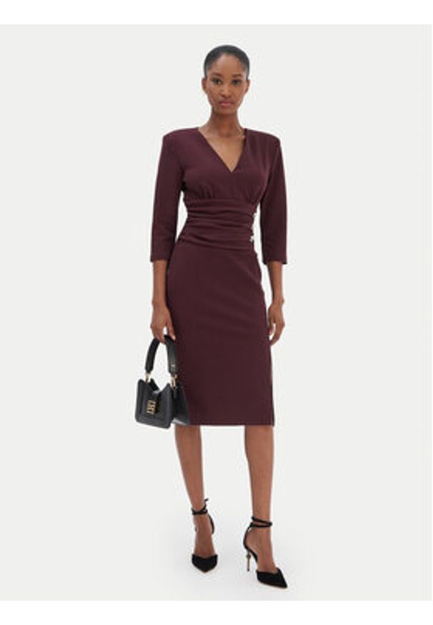 Rinascimento Sukienka koktajlowa CFC0020161002 Bordowy Slim Fit. Kolor: czerwony. Materiał: syntetyk. Styl: wizytowy