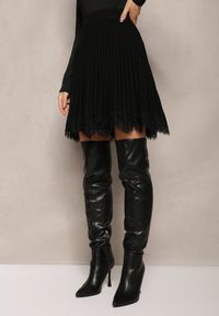 Renee - Czarna Spódnica Mini Rozkloszowana z Gumką w Talii Saniurio. Kolor: czarny. Długość: krótkie #1