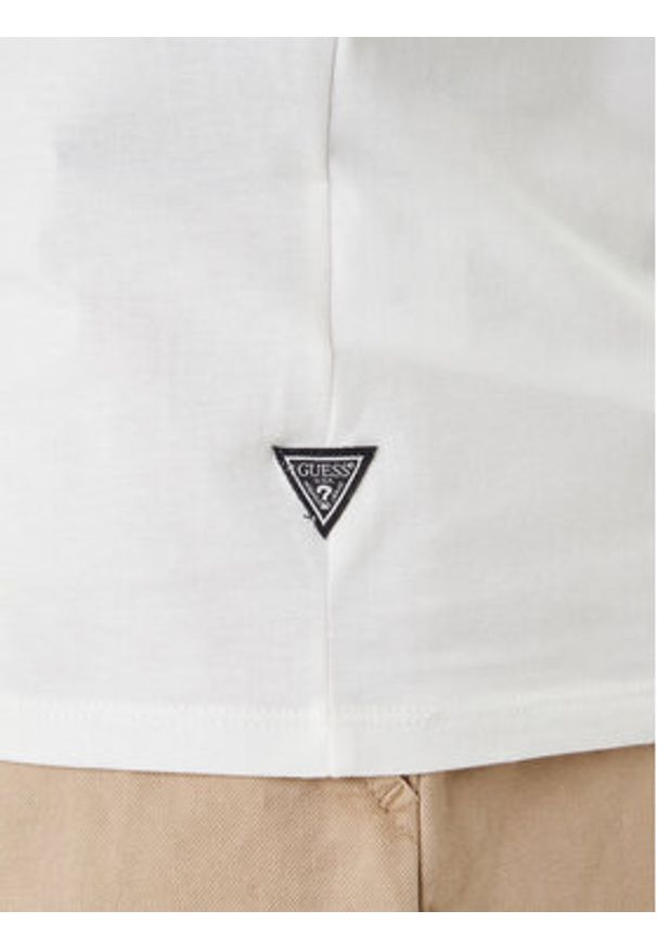 Guess T-Shirt M6GI49 K3584 Biały Reglan Fit. Kolor: biały. Materiał: bawełna