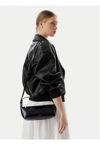 Calvin Klein Torebka Foil Logo Glossy LV04F3738G Czarny. Kolor: czarny. Materiał: skórzane #1