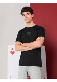 Sinsay - Bawełniana koszulka z napisem - czarny. Kolor: czarny. Materiał: bawełna. Wzór: napisy #1